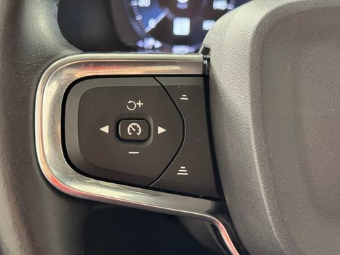 Used 2019 Volvo XC40 T5 Momentum AWD/4WD image 30