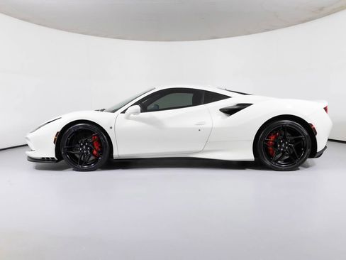 Used 2020 Ferrari F8 Tributo image 3