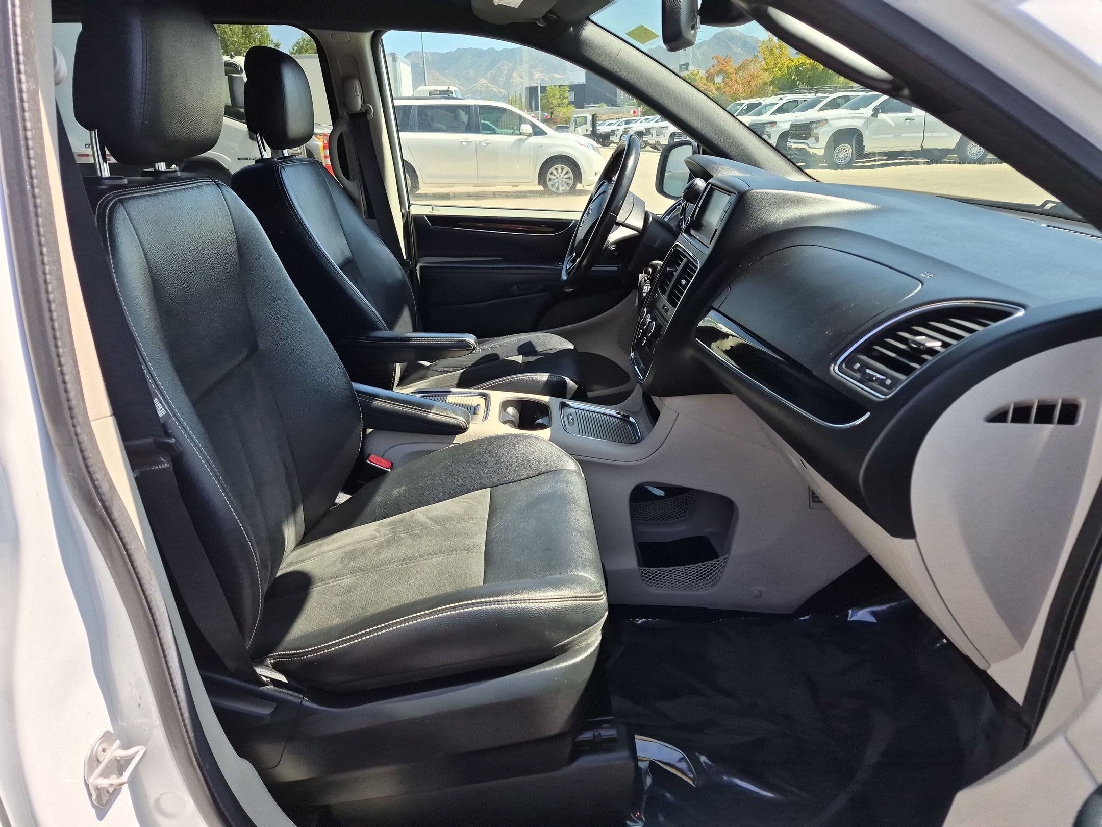 Used 2019 Dodge Grand Caravan SXT FWD image 30