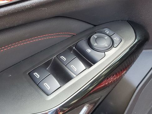 Used 2024 Chevrolet Trax RS w/ Sunroof Package FWD image 25