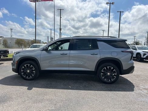 New 2026 Chevrolet Traverse LT w/ Sun and Wheel Package FWD image 6