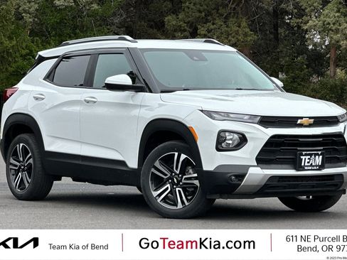 Used 2023 Chevrolet TrailBlazer LT w/ Convenience Package AWD/4WD image 1