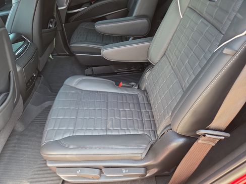 Used 2025 Cadillac Escalade Premium Luxury Platinum w/ LPO, Floor Liner Package AWD/4WD image 23