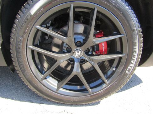 Used 2019 Alfa Romeo Stelvio Ti Sport w/ Quick Order Package 22S Sport AWD/4WD image 36