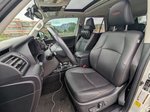Used 2021 Toyota 4Runner Venture w/ Moonroof Package AWD/4WD image 13