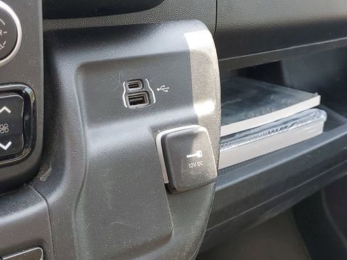 Used 2023 RAM ProMaster 2500 FWD image 32