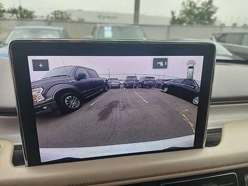 Used 2022 Lincoln Aviator 2WD w/ Premium Package image 24