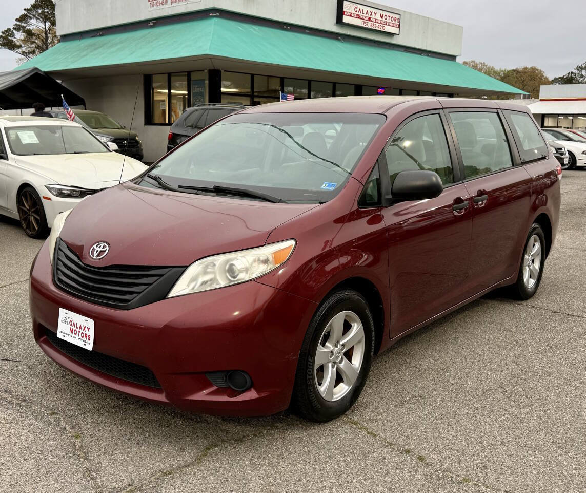 Used 2014 Toyota Sienna L FWD image 1