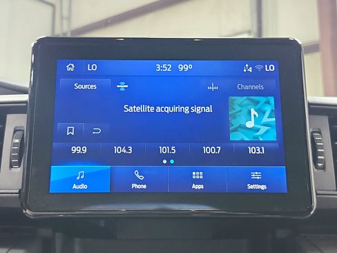 Used 2022 Ford Explorer XLT RWD image 29