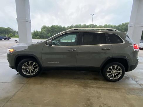 Used 2021 Jeep Cherokee Latitude Plus FWD image 4