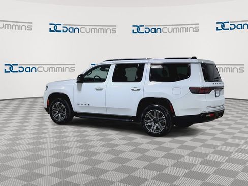 Used 2024 Jeep Wagoneer Series II w/ Flexible Seating Group RWD image 6