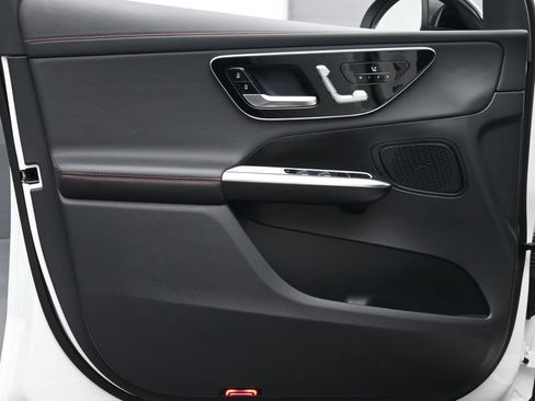 Used 2024 Mercedes-Benz GLC 43 AMG 4MATIC image 9