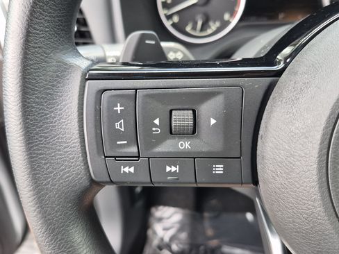 Certified 2021 Nissan Rogue SV FWD image 32