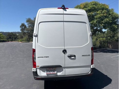 Used 2019 Mercedes-Benz Sprinter 170 w/ Driver Convenience Package image 8