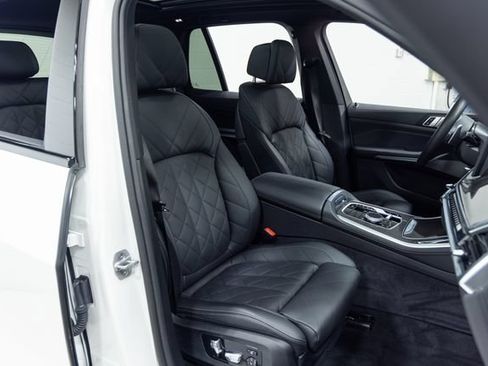 Used 2026 BMW X5 M60i AWD/4WD image 25