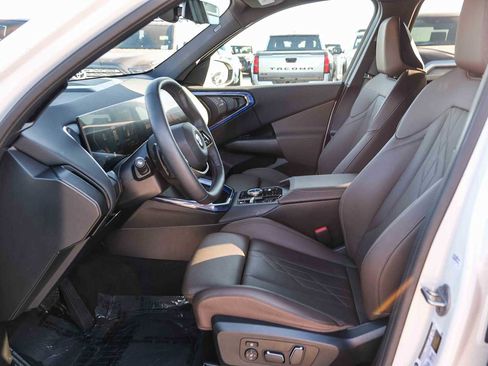 Used 2025 BMW X3 xDrive30i AWD/4WD image 19