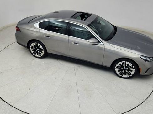 Used 2025 BMW 530i RWD image 79