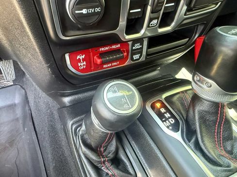 Used 2020 Jeep Gladiator Rubicon AWD/4WD image 33