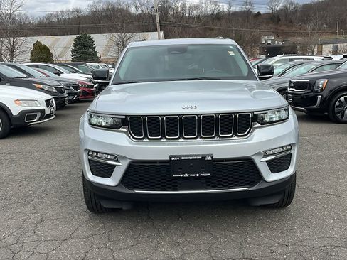 Certified 2023 Jeep Grand Cherokee Limited image 3