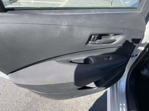 Used 2025 Toyota Corolla LE image 22