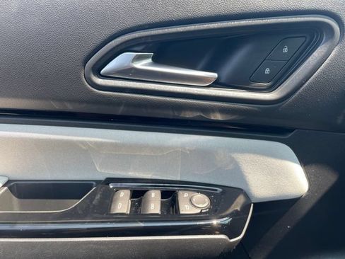 Used 2025 Honda Prologue EX image 19