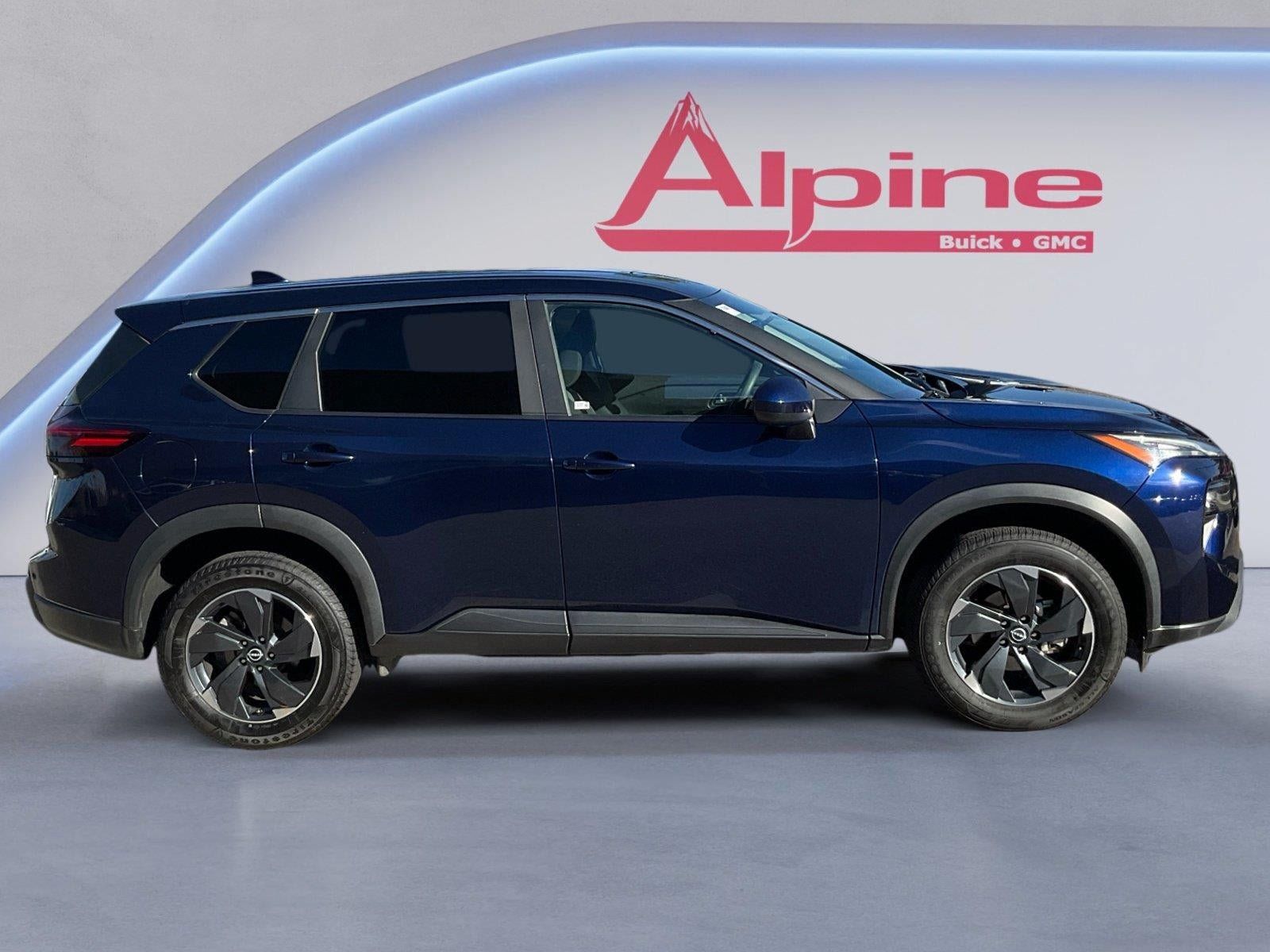 Used 2024 Nissan Rogue SV AWD/4WD image 6
