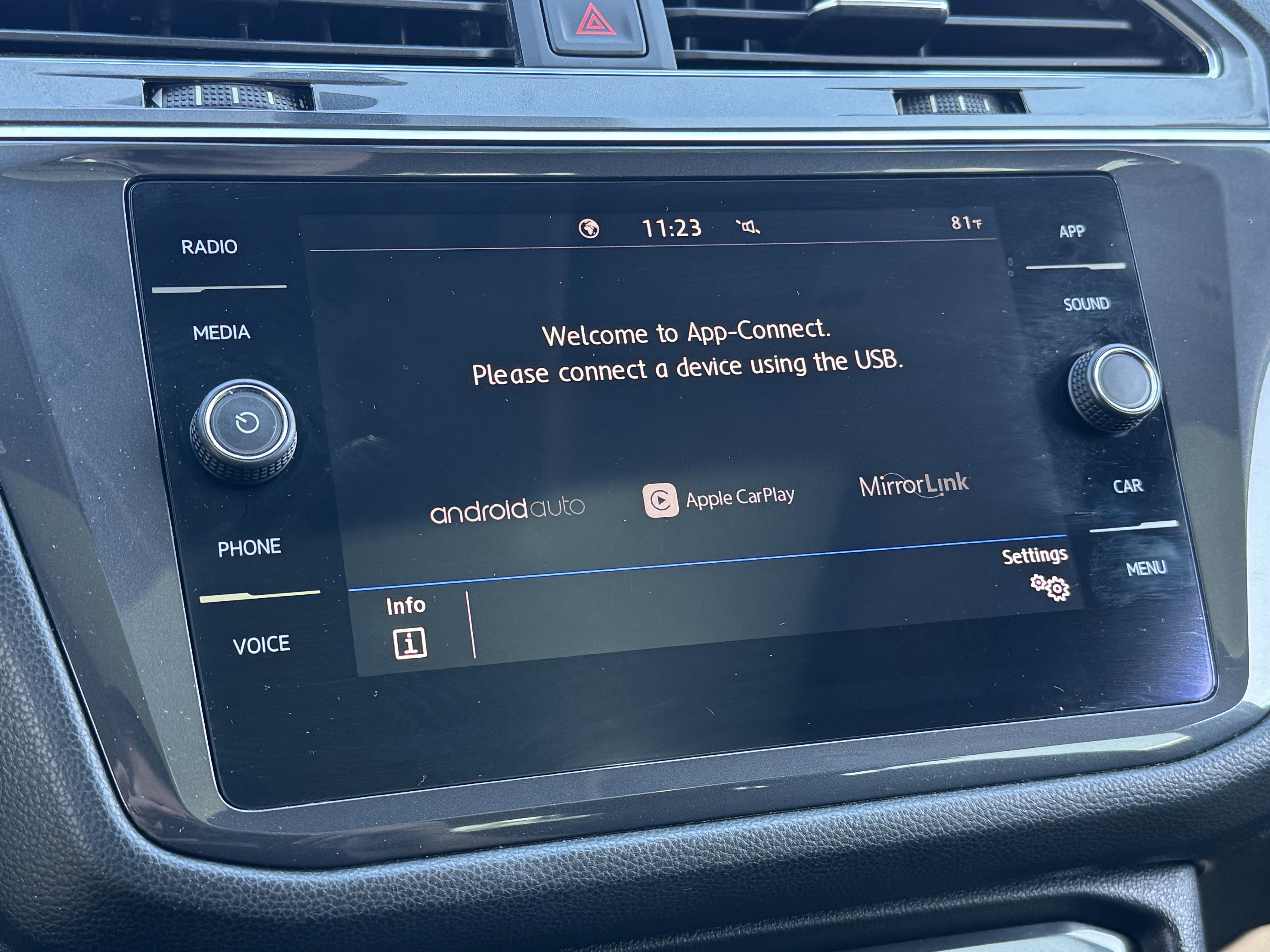 Used 2020 Volkswagen Tiguan SE w/ Panoramic Sunroof Package FWD image 20
