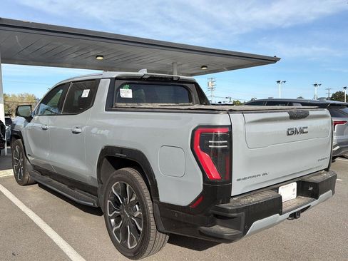 Used 2024 GMC Sierra EV Denali AWD/4WD image 2