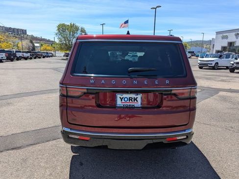 Used 2024 Jeep Wagoneer 4WD w/ Convenience Group I image 5