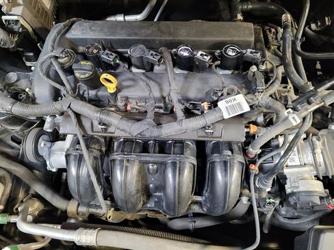 Used 2017 Ford Fusion SE w/ Fusion SE Technology Package FWD image 30