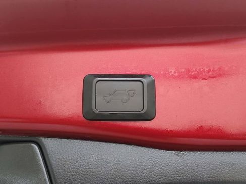 Used 2021 Toyota RAV4 XLE Premium AWD/4WD image 12