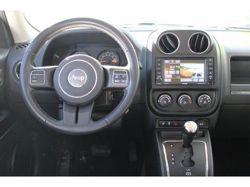 Used 2016 Jeep Patriot High Altitude image 15