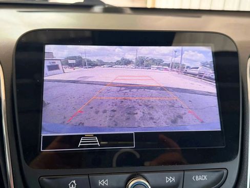 Used 2021 Chevrolet Malibu LT FWD image 14