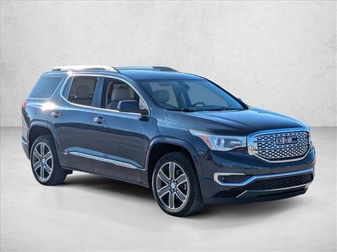 Used 2019 GMC Acadia Denali image 3