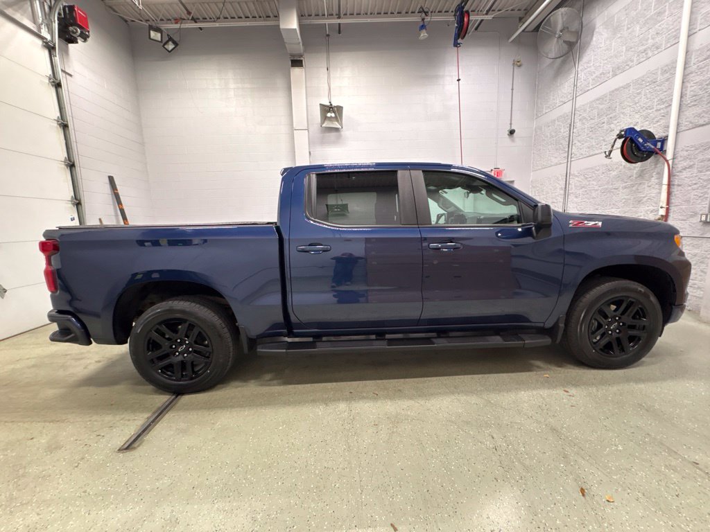 Used 2023 Chevrolet Silverado 1500 RST AWD/4WD image 3