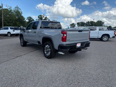 Used 2024 Chevrolet Silverado 2500 Custom w/ Custom Convenience Package AWD/4WD image 6