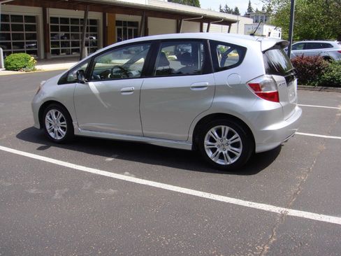 Used 2011 Honda Fit Sport image 8