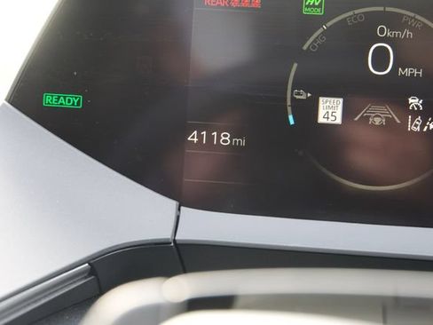 Used 2026 Toyota Prius Plug-In Hybrid FWD image 30