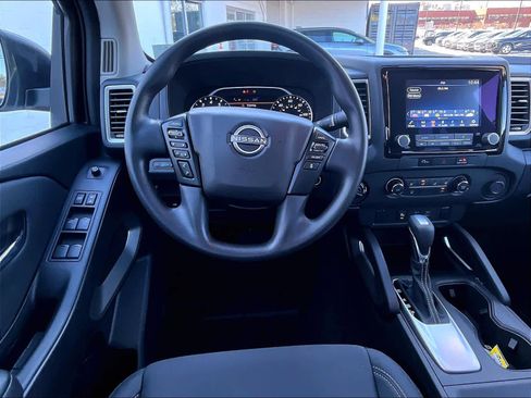 Used 2024 Nissan Frontier SV w/ Technology Package image 16