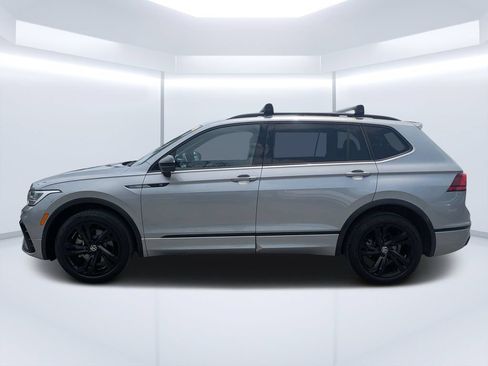 Used 2023 Volkswagen Tiguan SE R-Line FWD image 6