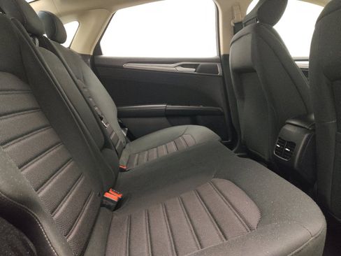 Used 2020 Ford Fusion SE FWD image 19