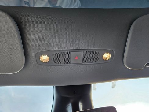 Used 2020 Tesla Model Y Long Range image 17