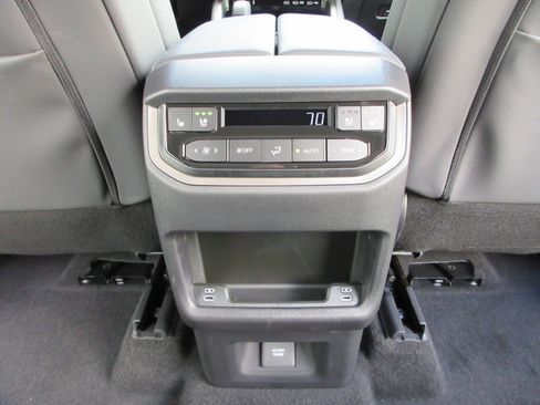 New 2026 Lexus TX 500h AWD image 23