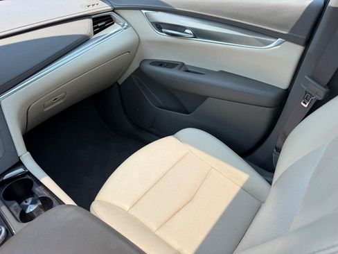 Used 2021 Cadillac XT5 Premium Luxury FWD image 19