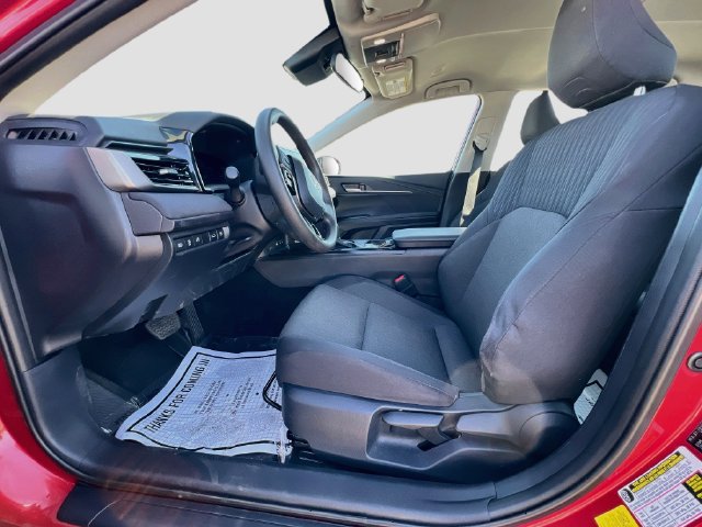 Used 2025 Toyota Camry LE FWD image 19