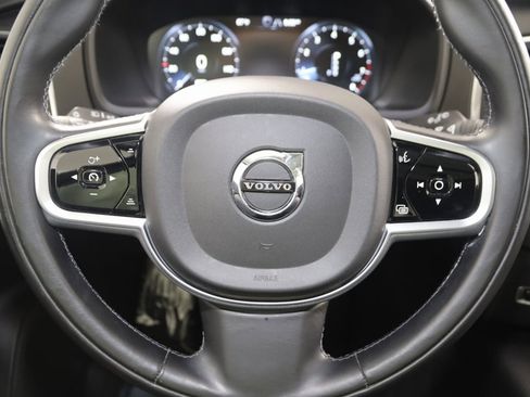 Used 2020 Volvo XC90 T6 Momentum w/ Protection Package Premier image 38