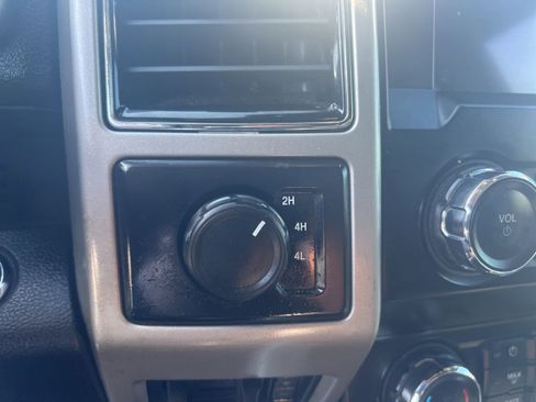 Used 2019 Ford F450 Lariat w/ Lariat Ultimate Package AWD/4WD image 21