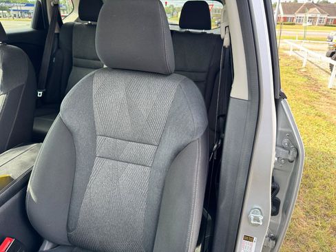 Used 2025 Nissan Rogue SV AWD/4WD image 26