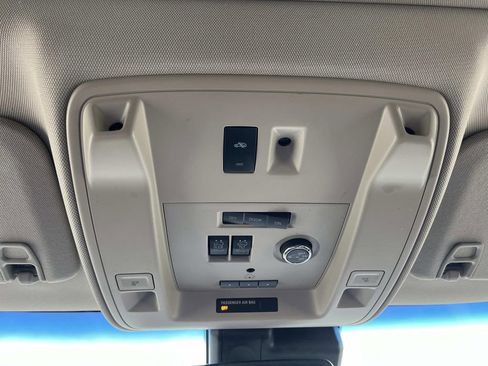 Used 2020 GMC Yukon XL Denali w/ Denali Premium Package image 38