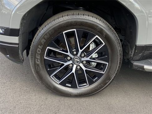 Used 2024 Lexus GX 550 image 8